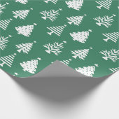 Festive Green and White Christmas Tree Pattern Geschenkpapier (Ecke)