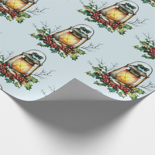 Festive Lantern Nestled in Holly – Seasonal Glow Geschenkpapier (Ecke)