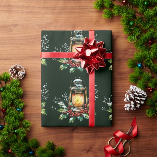 Festive Lantern Nestled in Holly – Seasonal Glow  Geschenkpapier (Feiertagsgeschenk)