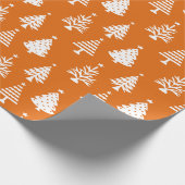 Festive Orange and White Christmas Tree Pattern Geschenkpapier (Ecke)