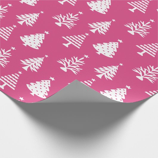 Festive Pink and White Christmas Tree Pattern Geschenkpapier (Ecke)