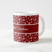 Festive Red and White Snowflake Jumbo-Tasse (Vorderseite Rechts)