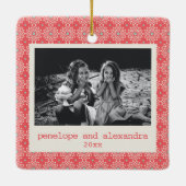 Festive Red Dot Pattern Stilvolles Personalisierte Keramikornament (Rückseite)