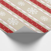 Festive Red Polka Dots White Snowflakes Pattern Geschenkpapier (Ecke)