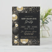 Festive Schwarze Gold Ornamente Silvester Party Einladung (Stehend Vorderseite)
