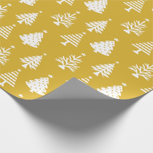 Festive Yellow and White Christmas Tree Pattern Geschenkpapier (Ecke)