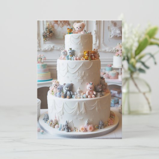 FESTIVER WEISSER LAYER CAKE MIT SPIELZEUG (Stehend Vorderseite)