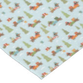 Festliche Dackeln im Schneemuster Tischdecke (Schrägansicht)