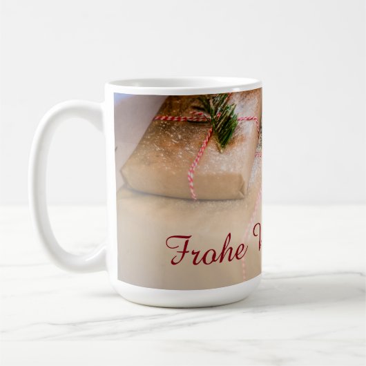 Festliche Geschenke als Weihnachtsmotiv Kaffeetasse (Links)