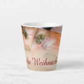 Festliche Geschenke als Weihnachtsmotiv Milchtasse (Vorderseite)