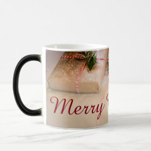 Festliche Geschenke als Weihnachtsmotiv Verwandlungstasse