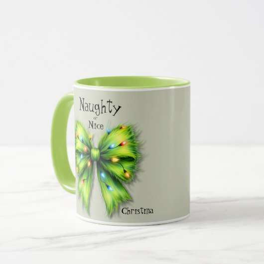 Festliche grüne Furry Bow-Lights naughty oder Nice Tasse (Vorderseite Links)