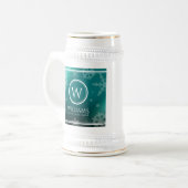 Festliche hellblaue Folie-Schneeflocken-Monogramm- Bierglas (Vorderseite Links)