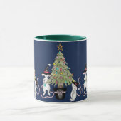 Festliche Hexenmäuse, die ihren Weihnachtsbaum dek Tasse (Zentrum)