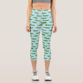 Festliche Krokodile in Weihnachtskostümmuster Capri Leggings (Vorderseite)