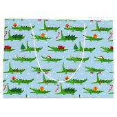 Festliche Krokodile in Weihnachtskostümmuster Große Geschenktüte (Rückseite)