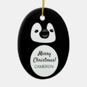 Festliche Pinguin Pal: Personalisiert Oval O Keramik Ornament (Vorne)