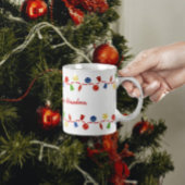 Festliche Retro Weihnachtsschmuck bewahren Kaffeetasse