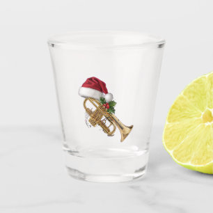 Festliche Trompete eingewickelt in Weihnachtslicht Schnapsglas