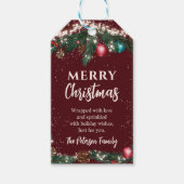 Festliche Weihnachtsleuchten Kiefernäste Schnee ro Geschenkanhänger (Vorderseite)