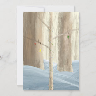 Festlicher Baum in einem schneebedeckten Wald Feiertagskarte
