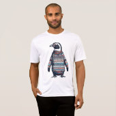 Festlicher Pinguin in einem farbenfrohen Pullover (Vorne ganz)