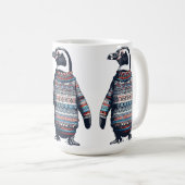 Festlicher Pinguin in einem farbenfrohen Pullover Kaffeetasse (VorderseiteRechts)