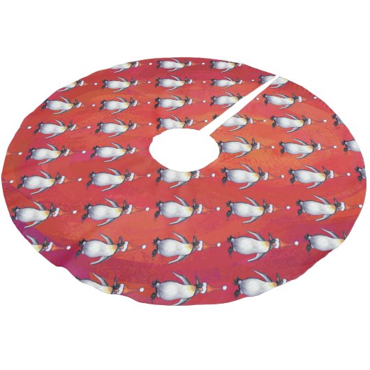 Festlicher Pinguin in einer Weihnachtsmannmütze Polyester Weihnachtsbaumdecke (Schrägansicht)