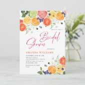 Festliches, helles, florales Citrus Slice Brautpar Einladung (Stehend Vorderseite)