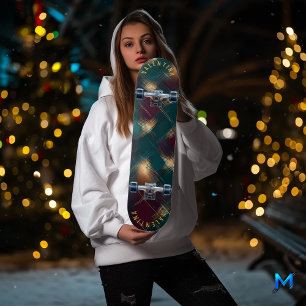 Festliches Karomuster mit goldenen Highlights Skateboard
