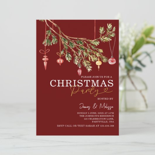 Festliches Maroon Roter Weihnachtsbaum Party Einladung (Stehend Vorderseite)