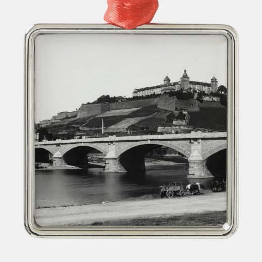 Festung Marienberg Festung Ornament Aus Metall (Vorne)