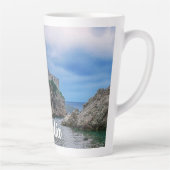 Festungsmauern, Felsküste und Meer in Kroatien Milchtasse (Rechts)