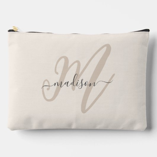 Fett formatiertes Skript Beige Name und Monogramm Zubehörtasche (Vorderseite)