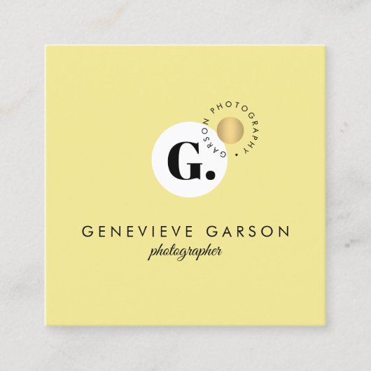 Fett kreatives Monogram Logo Gelbe Soziale Medien Quadratische Visitenkarte (Vorderseite)