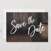 Fett Lässige Typografie über braunes Holzfässchen Save The Date (Vorderseite)