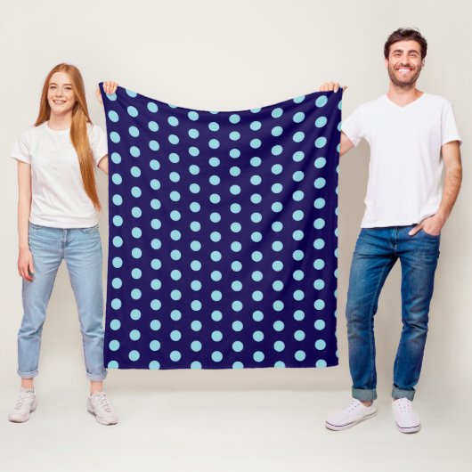 Fett Light Blue Polka Dots auf Navy Blue Fleecedecke (Beispiel)
