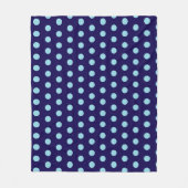 Fett Light Blue Polka Dots auf Navy Blue Fleecedecke (Vorderseite)