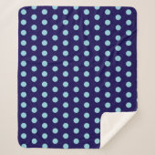 Fett Light Blue Polka Dots auf Navy Blue Sherpadecke (Vorderseite)