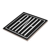 Fett Modern 3 Initialen Monogramm | Schwarz weiß Fliese (Seite)