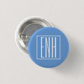 Fett Modern 3 Initialen Monogramm | Soft Blue Button (Vorne & Hinten)