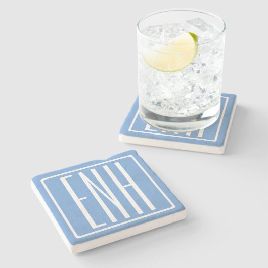 Fett Modern 3 Initialen Monogramm | Soft Blue Steinuntersetzer (Seitenansicht)