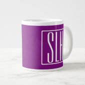 Fett Modern 3 Initialen Monogramm | Weiß und Lila Jumbo-Tasse (Vorderseite Rechts)