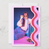 Fett Retro Wave Stripes Rosa und Rotes Brautparty Einladung (Rückseite)