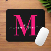 Fett rosa Monogram Initial Typografy Black Girly Mousepad