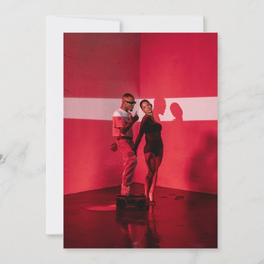 Fett rotes Typografie Einzigartiges modernes ästhe Save The Date (Rückseite)