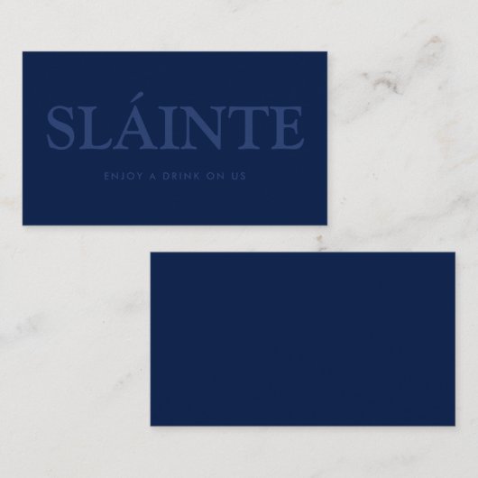 Fett Schriftart "Sláinte" Irish Gaelic Free Drinks Begleitkarte (Vorne/Hinten)