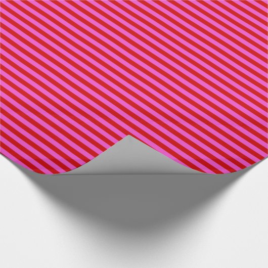 Fett-Stich, rotes Streifenmuster Geschenkpapier (Ecke)
