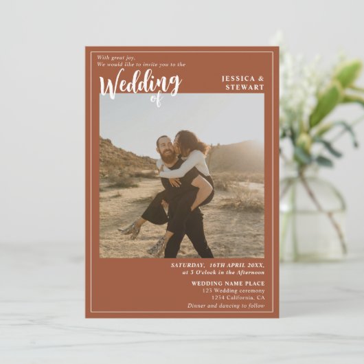 Fett Terracotta Hochzeitsskript Foto Qr Code Einladung (Stehend Vorderseite)