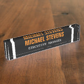 Fett Text Schwarz-weiß Orange Stilvoll Beruflich Namensplakette (Seite)